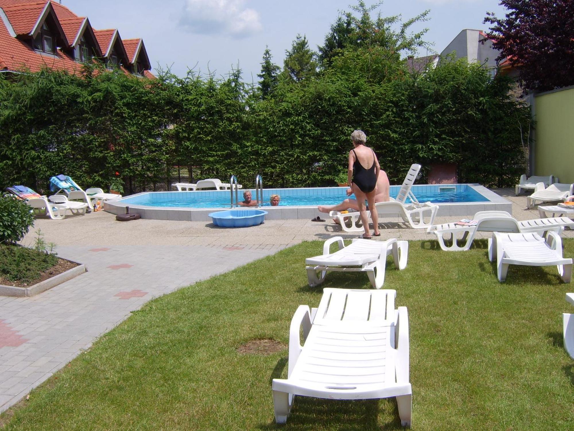 Erika Pension Keszthely Exteriér fotografie